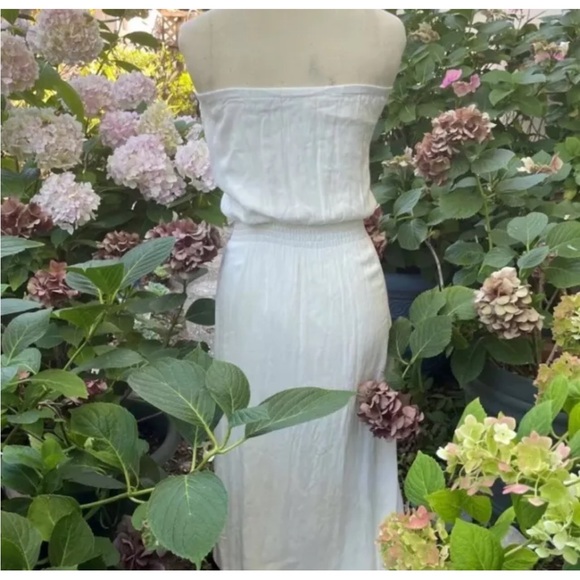 LA MADE Women’s White Strapless Maxi Dress Embroidered Rosette Size Extra SMALL - Picture 4 of 8